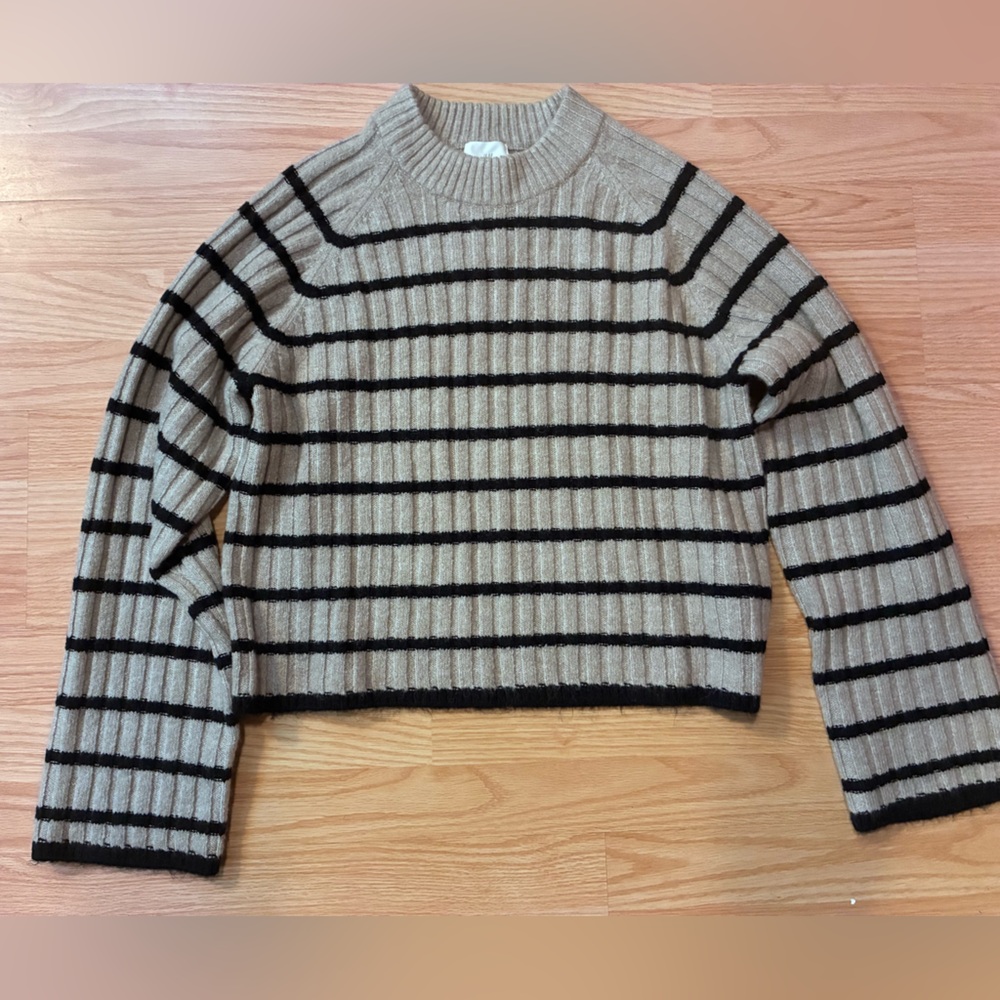 H&M striped wide  sleeve sweater